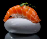 62 · NIGIRI SALMONE