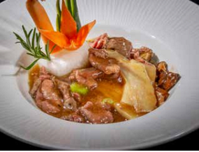 171 · MANZO SALTATO CON FUNGHI E  BAMBÙ