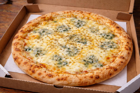 Pizza Quattro Formaggi Family