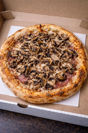 Pizza Prosciutto Funghi