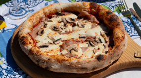 Pizza Prosciutto e Funghi 
