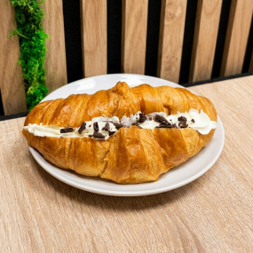 Croissant s náplní vaječný likér