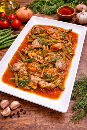 Mâncare de Păstăi cu Carne de Porc