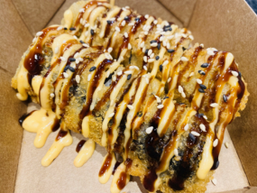 04 MINI CRISPY RICE ROLLS