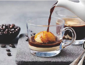 Gelato affogato al caffè