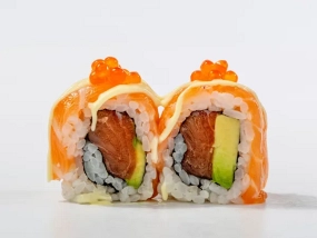 Uramaki Special Salmon Roll