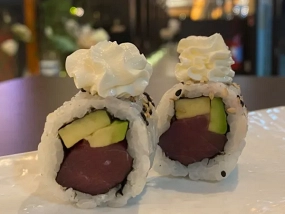 Uramaki Philadelphia Tuna Roll