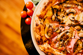 Pizza Prosciutto e Funghi