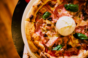 Pizza Prosciutto e Burrata 