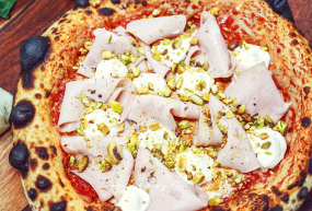 Pizza Mortadella e Pistacchi 