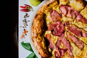  Pizza Carbonara 
