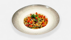 Wok Udon cu Pui în Sos Picant