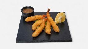 Creveți Tempura cu Cartofi Prăjiți și Sos Calipso