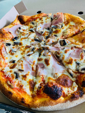 Pizza Prosciutto e Funghi