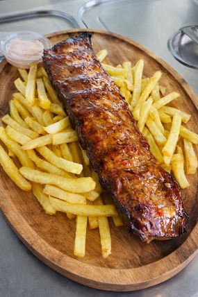 Coaste Porc & Cartofi Prăjiți