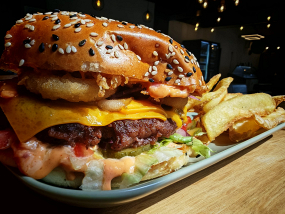 Savuros Burger și American Fries