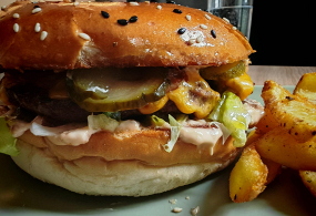 Pass Burger și American Fries