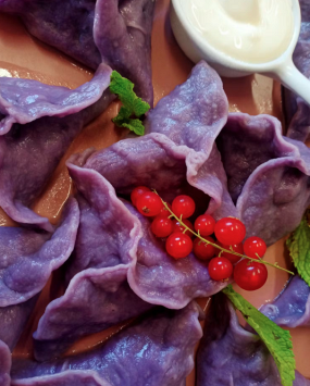 Pierogi z jagodą i serkiem waniliowym 