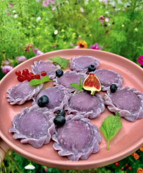 Pierogi z marakują i białą czekoladą 