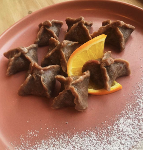Pierogi z malinami i nutellą 