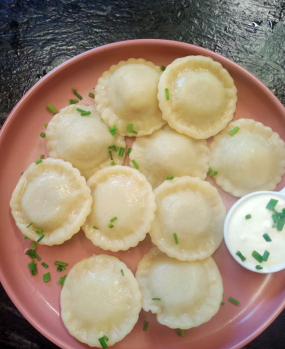 Pierogi z wątróbką drobiową i serem feta