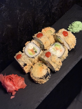 Sake tempura 8szt (ryż,nori,ser,  łosoś surowy, awokado,ogorek,tempura,panko.sriracha)