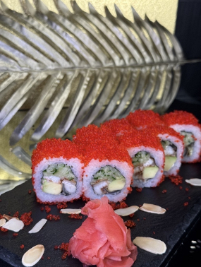 Kalifornia Unagi 8szt (ryż, nori, japonskij majonez, ogórek, awokado, węgorz, tobiko)