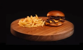 Triplu Cheeseburger