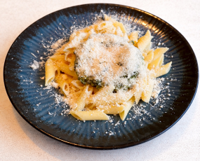 IX. - 250g Penne se špenátem a kuřecím masem