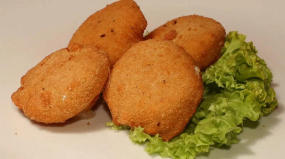 100g Smažené tvarůžky, 200g vařené brambory