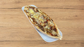 Pide cu Carne Tocata - Pizza Turcească
