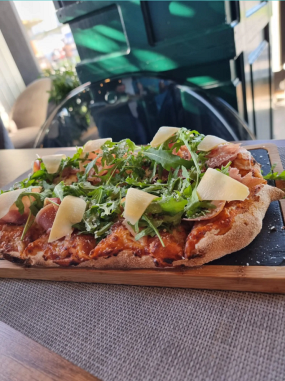 Pizza Crudo e Rucola