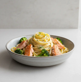 Tagliatelle cu Somon și Broccoli