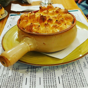 Clatite cu Branza de Vaca si Bezea la Cuptor
