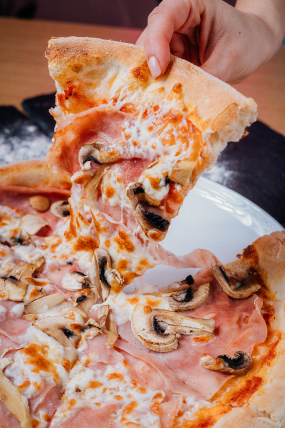 Pizza Prosciutto e Funghi