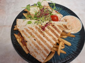 Tépett húsos quasadilla