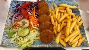 Falafel Tál   