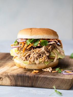 Bravčový pulled pork sandwich