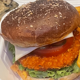 Snack-Crunchy Chicken Cheesburger