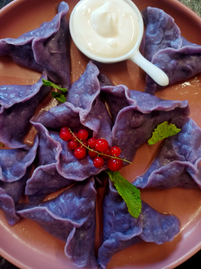 Pierogi z jagodą i serkiem waniliowym