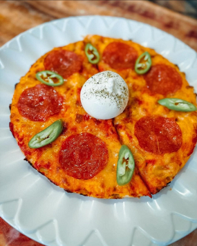 ▫️Pizza cu Burrata și Salam Picant