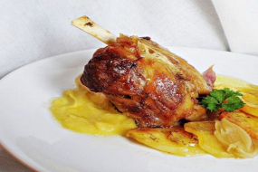 Codillo de Cerdo con Patatas fritas