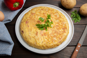 Tortilla de Patatas con Cebolla