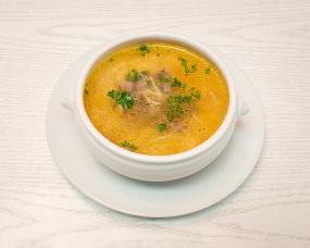 Nudelsuppe mit Rindfleischeinlage