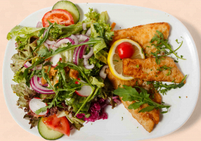 Salat mit gebratenem Zanderfilet