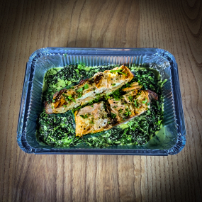 Lachsfilet auf Spinatbett  