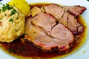 Tagesteller Montag Schweinsbraten