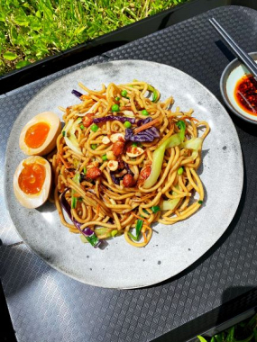 Nouille en Salade et oeuf mollet japonais