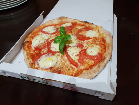 27c. Pizza Caprese