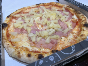23. Pizza Hawaii
